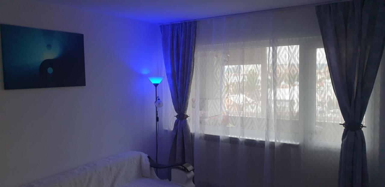 Hellen Apartament Targoviste Buitenkant foto